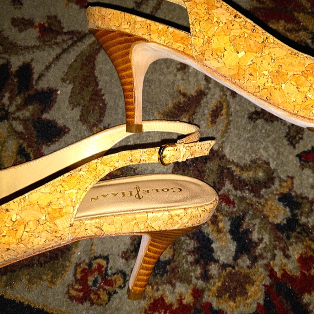 COLE HAAN Cork Open-Toe Stacked Heel Sandals. 9.5 - Picture 7 of 9